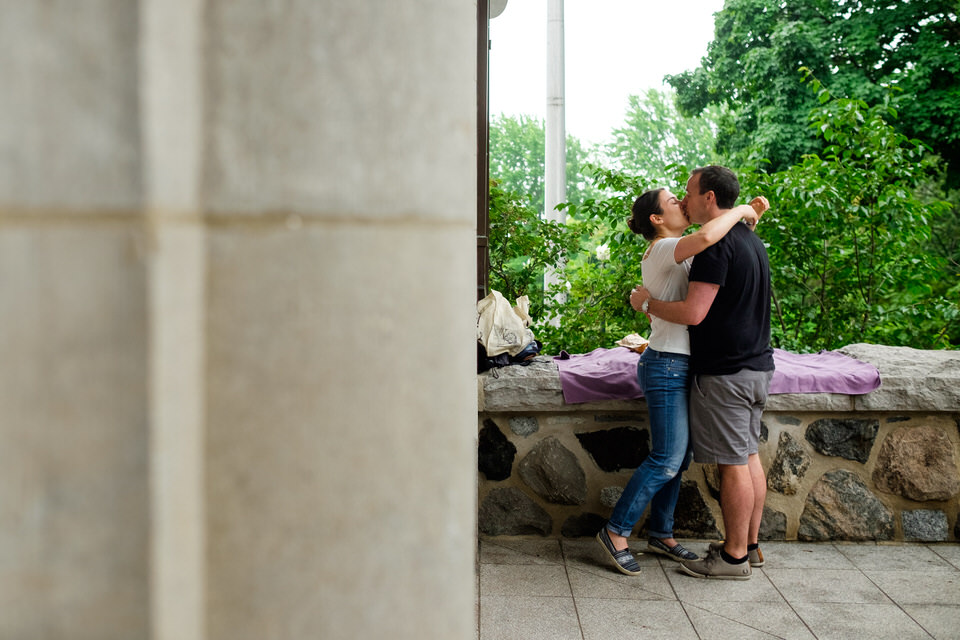 Couple kissing after proposal on Mount-Royal